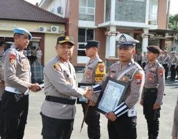 Tim Banjari Polres Pamekasan Raih Juara 1 Festival Solawat se Jatim
