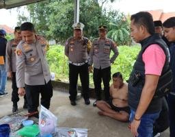 Polres Pamekasan Geledah Rumah Diduga Bandar Narkoba, 4 Tersangka Diamankan*