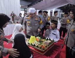 NIKMAT RAMADAN : KAPOLRES BLITAR GELAR BUKA PUASA BERSAMA ANAK YATIM