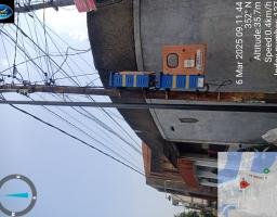 Tanpa ijin dinas PU,tiang my republik di tancapkan di wilayah Krembangan