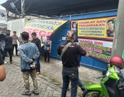 Aliansi Madura Indonesia (AMI) Geruduk Kantor CV Sentosa Seal Surabaya, Protes Dugaan Penahanan Ijazah Karyawan