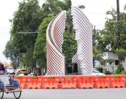 Tugu Babalayar Wujud Korupsi Yang Dipertontonkan