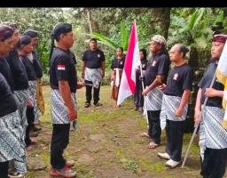 Garda Pali Budaya Pasopati Kukuhkan Diri di Puncak Pertapaan Indrokilo