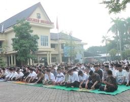 Polres Nganjuk Gelar Salat Idulfitri 1446 H Bersama Masyarakat