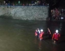 Sinergitas Polres Blitar, TNI, dan BPBD Berhasil Evakuasi Korban Tenggelam di Dam Sungai Berut Jatinom