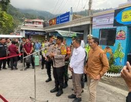 Kapolda Jatim Pantau Arus Balik Lebaran, Sekaligus Tinjau Objek Wisata di Magetan
