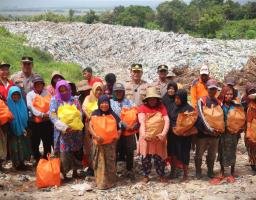 Jumat Berkah, Polres Sumenep Gelar Baksos di TPA Wujud Kepedulian Terhadap Sesama