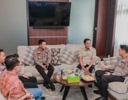 Perkuat Sinergitas Diawal Tugas, Kapolres Jember AKBP Bobby A. Condroputra Kunjungi DPRD*
