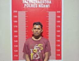 SATRESNARKOBA POLRES NGAWI UNGKAP KASUS PEREDARAN SABU SEBERAT 11,27 GRAM DI DEPAN KANTOR KECAMATAN NGAWI