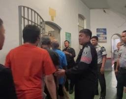 Tingkatkan Kewaspadaan, Lapas Kediri Gelar Penggeledahan Rutin Kamar Hunian WBP