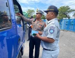 Satlantas Polres Sampang Gelar Operasi Gabungan 70 Tilang, Puluhan Kasus KIR dan Pajak Ditindak