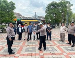 Satlantas dan Sat Binmas Polres Gresik Gelar Edukasi Keselamatan Berlalu Lintas dan Bahaya Kenakalan Remaja di Pondok Pe