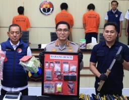 Polda Jatim Berhasil Ungkap Peredaran Narkoba Jaringan Internasional 4 Tersangka Diamankan