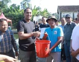 Dukung Program Ketahanan Pangan, Polres Blitar Kota Budidaya Ikan Bersama Warga