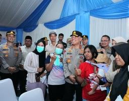 Wakapolri Sapa Warga Gunung Sindur dalam Bakti Sosial Sekolah Kemala Taruna Bhayangkara