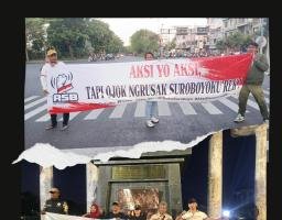 Arek Suroboyo Bergerak Bagikan 1000 Mawar, Tegaskan Demo Damai Tanpa Anarkis