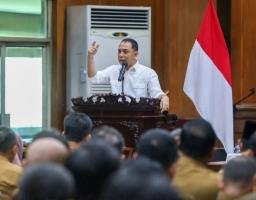 Cegah Praktik Pungli, Wali Kota Eri Minta Lurah dan Camat Buat Edaran ke Rumah Warga: Urus Adminduk Gratis