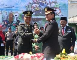 Kapolres Nganjuk Hadiri Upacara HUT TNI ke-80, Wujudkan Sinergi Forkopimda Lewat Kejutan Spesial