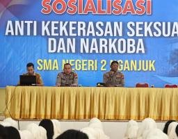 Polres Nganjuk Sosialisasikan Penanggulangan Kekerasan Seksual dan Narkoba di SMA Negeri 2 Nganjuk