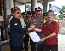 Suara Rakyat Dibungkam, Agenda Elite Dikedepankan: Ini Alarm Bahaya Demokrasi!