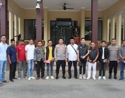 Sejumlah JurnalisYang Tergabung Dalam Wartawan Peduli Keadilan (WPK) Desak Kapolres Bangkalan