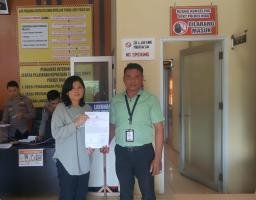 Susilawati Wau Laporkan Okta Samgeri Pelawi di Polres Nias Terkait Dugaan Laporan Palsu dan Fitnah 