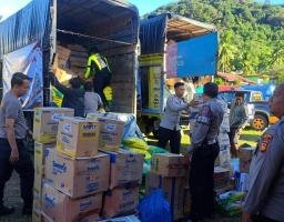 Polri Salurkan Puluhan Ribu Bantuan Logistik untuk Korban Bencana Alam di Sumatera Barat