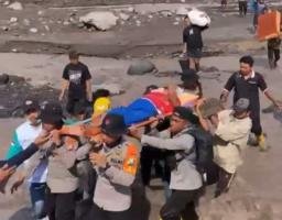 Polri Terus Evakuasi Warga dan Mengamankan Harta Benda di Candipuro: Bergerak Cepat Selamatkan Masyarakat