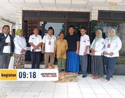 Pendamping PKH Datangi Rumah Warga Desa Buduran, Salurkan Sembako Meski Data Tak Sepenuhnya Mencerminkan Kondisi Riil
