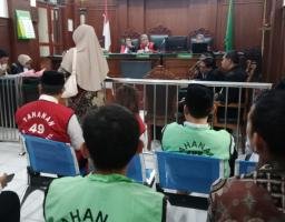 Kasus Dugaan Pemerasan Kadisdik Jatim, Jaksa Tuntut Sholihuddin dan Syaefuddin 1 Tahun 6 Bulan