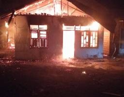 Lalap sijago Merah  Rumah di Desa Silima Banua Pemerintah Nias Utara Prihatin.