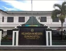 Channel Yanto Waruwu, Wakil Ketua LSM GMICAK Kepulauan Nias, mendesak Inspektorat Kota Gunungsitoli.