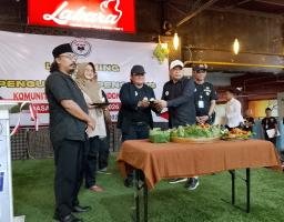 Pengukuhan Pengurus KWI di Surabaya, Diawali Pembagian Takjil dan Buka Bersama