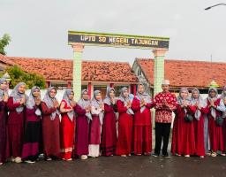 Bukber di UPTD SDN Tajungan Kamal Pererat Kebersamaan Guru dan Staf