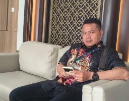 Kinerja Dipertanyakan, Laporan Dana Reses Mandek di Kejari Tanjung Perak, AMI Lapor ke Kejagung