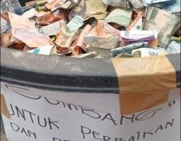 Warga Sepulu Bangkalan Galang Dana Swadaya Perbaiki Jalan, Kritik Tajam Kinerja Bupati Bangkalan