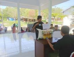 Kades Tambegan Pastikan Distribusi Beras Bulog dan Minyak Kita Transparan