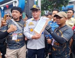Dari Surabaya untuk Indonesia, Demo Ojol 16 Kota Desak RUU Transportasi Online