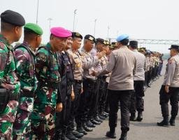 2699 Personel Gabungan Polrestabes Surabaya Amankan Derby Jatim Persebaya vs Persik di Gelora Bung Tomo
