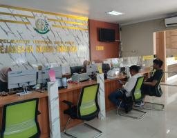 AMI Demo DPW PAN Jatim, Desak Tindak Tegas Dugaan Pemotongan Dana Reses Juliana Eva Wati