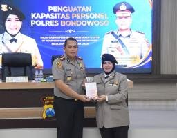 Perkuat Profesionalisme Anggota, Kapolres Bondowoso Gandeng CWELE Unair Tingkatkan Kapasitas Personel
