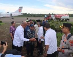 Pemkab Nias Utara sambut kunjungan kerja Mendikdasmen RI di Bandara Binaka Gunungsitoli