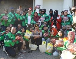 Polrestabes Surabaya Salurkan Paket Sembako untuk Warga di Hari Bhayangkara ke - 80