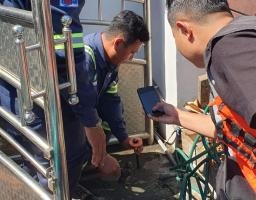 Tindak Tegas Indikasi Pelanggaran, PAM Surya Sembada Lakukan Penertiban Sambungan Air Ilegal di Perak Barat Surabaya