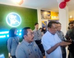 Menteri Hukum Supratman Andi Agtas Uji Coba E-Voting Penentuan Pejabat di Kanwil Kemenkum Jatim