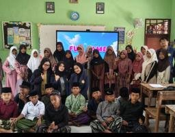 KKNT UTM Tanamkan Budaya Saling Menghargai kepada Siswa SDN Gili Timur 2