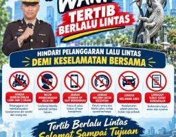 Kapolsek Gunung Anyar Berikan Reward Kunci Ganda Bagi Pengendara yang Tertib Berlalulintas 