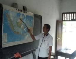 Masyarakat Pertanyakan Dugaan Guru "Siluman" dan Rangkap Jabatan Istri Kepala Sekolah di Nias Barat, Bupati Tegaskan