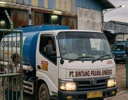 Diduga Jadi Tempat Penimbunan Solar Bersubsidi, Gudang di Kebomas Gresik Disorot