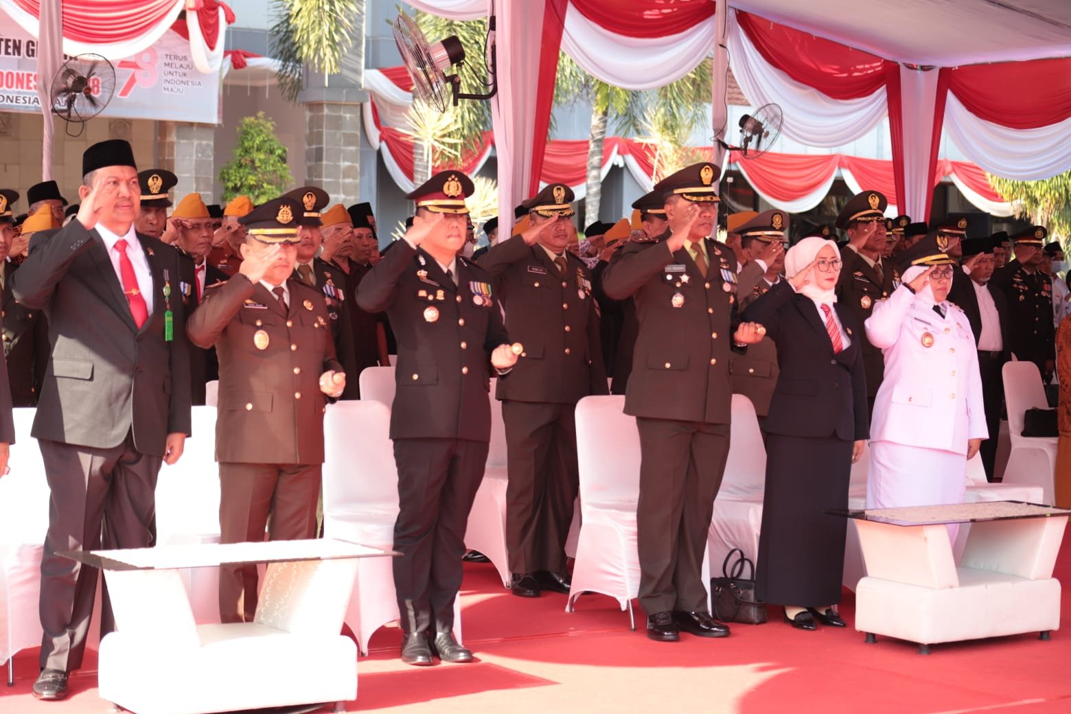 Kapolres Gresik Hadiri Upacara HUT kemerdekaan RI ke 78 di Halaman Kantor Bupati Gresik